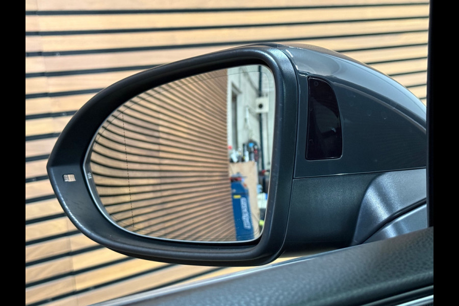 Volkswagen Passat Variant 2.0 TSI R-line Executive Business | VOL! | PANO | IQ.LIGHT | Dynaudio| Virtual | Leder | HuD | Trekhaak