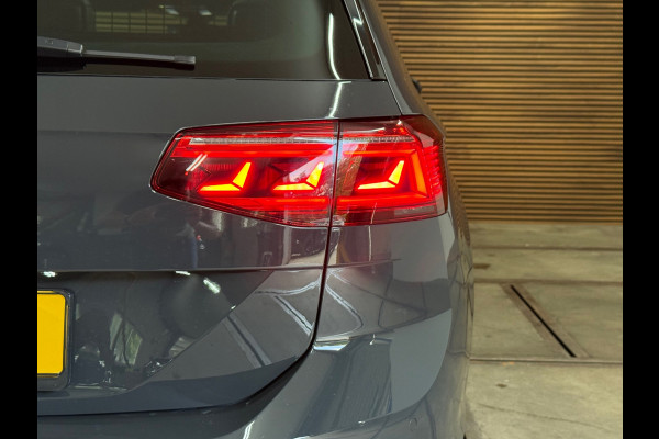 Volkswagen Passat Variant 2.0 TSI R-line Executive Business | VOL! | PANO | IQ.LIGHT | Dynaudio| Virtual | Leder | HuD | Trekhaak