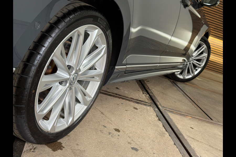 Volkswagen Passat Variant 2.0 TSI R-line Executive Business | VOL! | PANO | IQ.LIGHT | Dynaudio| Virtual | Leder | HuD | Trekhaak