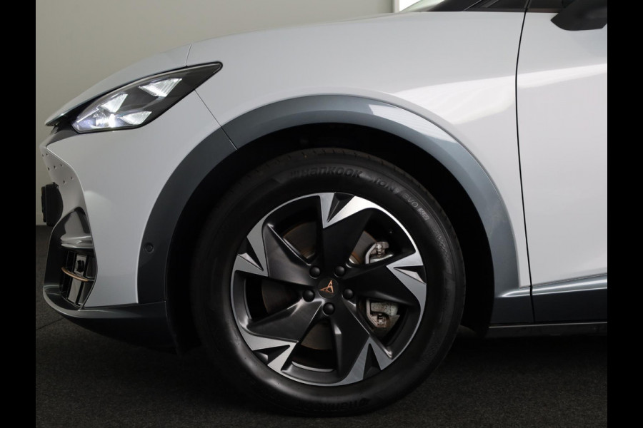 CUPRA Tavascan Business 82 kWh 286 pk | Navigatie | Warmtepomp | Parkeersensoren (Park assist) | Achteruitrijcamera | Stoelverwarming |