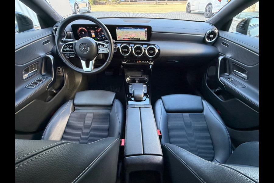 Mercedes-Benz CLA-Klasse Shooting Brake 250 e Premium Plus 218 Pk | Navigatie | Cruise | Clima | 18" lichtmetaal.