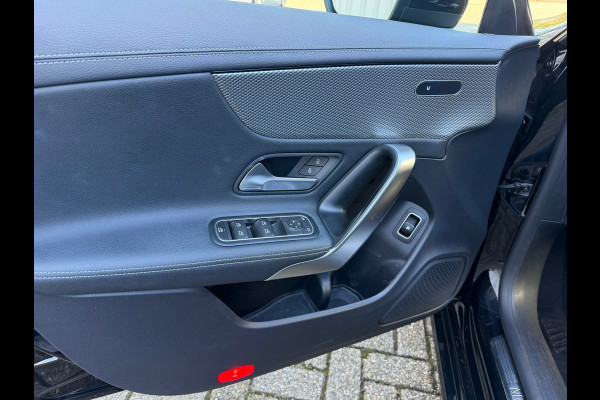 Mercedes-Benz CLA-Klasse Shooting Brake 250 e Premium Plus 218 Pk | Navigatie | Cruise | Clima | 18" lichtmetaal.