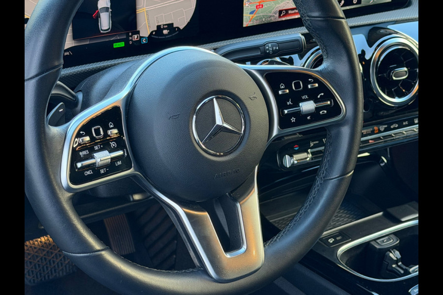 Mercedes-Benz CLA-Klasse Shooting Brake 250 e Premium Plus 218 Pk | Navigatie | Cruise | Clima | 18" lichtmetaal.