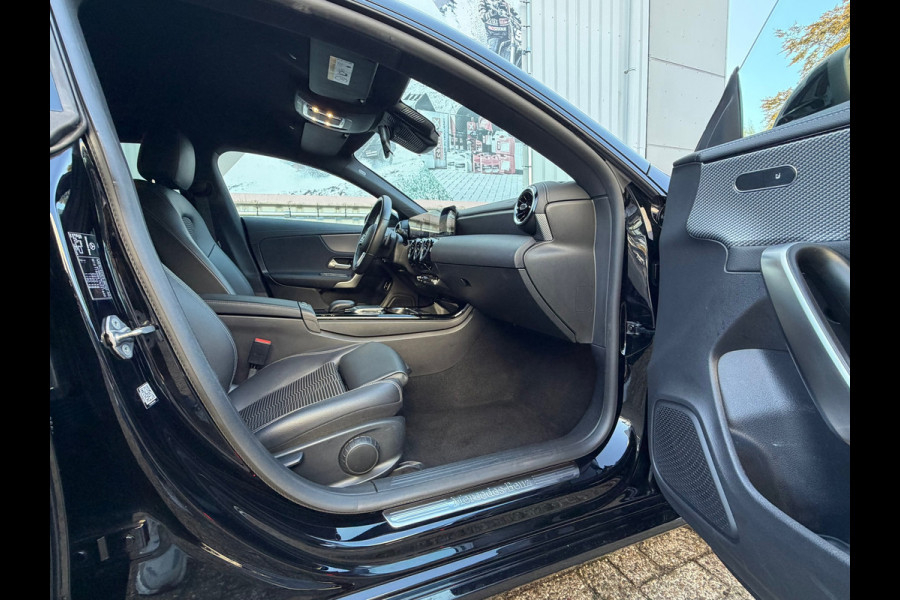 Mercedes-Benz CLA-Klasse Shooting Brake 250 e Premium Plus 218 Pk | Navigatie | Cruise | Clima | 18" lichtmetaal.