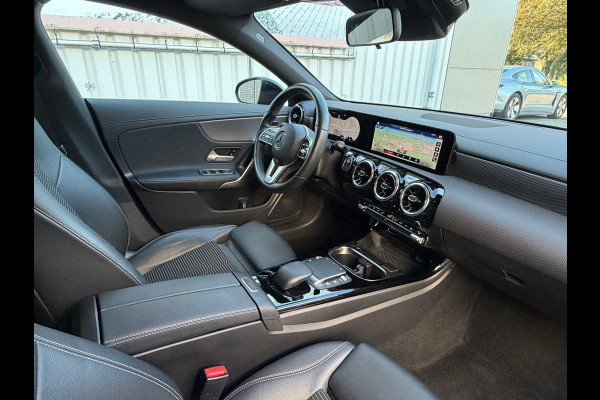 Mercedes-Benz CLA-Klasse Shooting Brake 250 e Premium Plus 218 Pk | Navigatie | Cruise | Clima | 18" lichtmetaal.