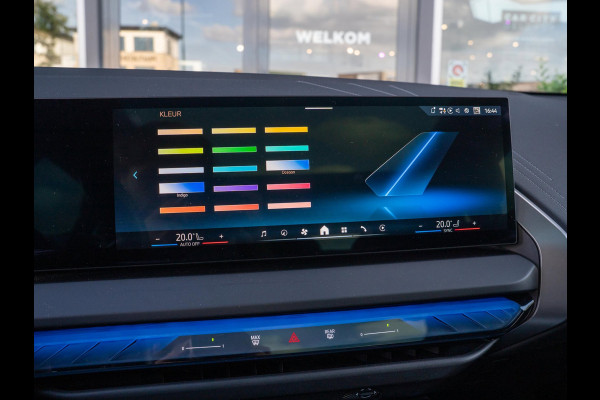 BMW X3 30e xDrive 299pk PHEV | M Sport| Panoramadak | 360 Camera | Aero | Leer | Head up
