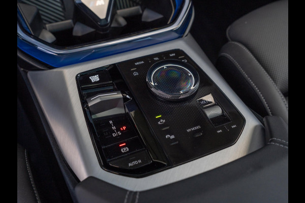 BMW X3 30e xDrive 299pk PHEV | M Sport| Panoramadak | 360 Camera | Aero | Leer | Head up
