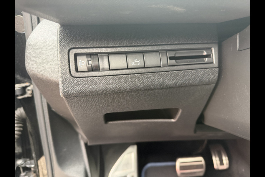 Peugeot 3008 1.2 PureTech 131 PK | Automaat | Crossway | Speciale uitvoering | Navigatiesysteem |