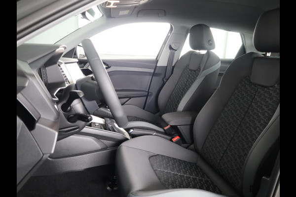 Audi A1 Sportback Advanced edition 25 TFSI 95 pk | LED verlichting voor+ achter | Optiekpakket zwart plus | Sportstoelen voor | Buitenspiegels inklapbaar |
