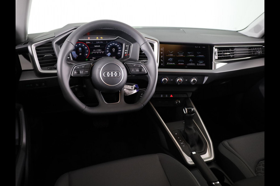 Audi A1 Sportback Advanced edition 25 TFSI 95 pk | LED verlichting voor+ achter | Optiekpakket zwart plus | Sportstoelen voor | Buitenspiegels inklapbaar |