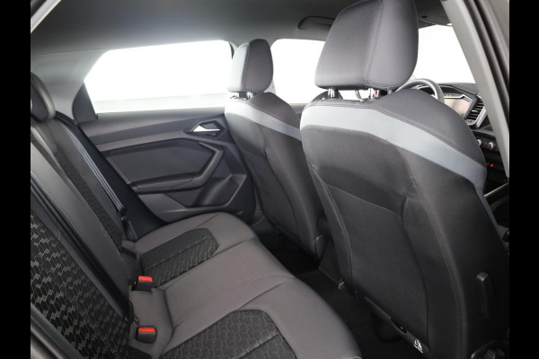 Audi A1 Sportback Advanced edition 25 TFSI 95 pk | LED verlichting voor+ achter | Optiekpakket zwart plus | Sportstoelen voor | Buitenspiegels inklapbaar |