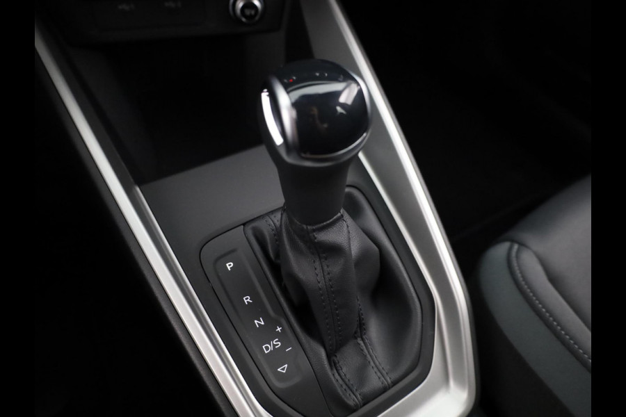 Audi A1 Sportback Advanced edition 25 TFSI 95 pk | LED verlichting voor+ achter | Optiekpakket zwart plus | Sportstoelen voor | Buitenspiegels inklapbaar |