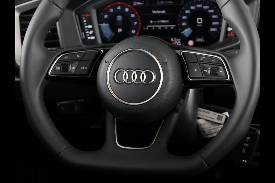 Audi A1 Sportback Advanced edition 25 TFSI 95 pk | LED verlichting voor+ achter | Optiekpakket zwart plus | Sportstoelen voor | Buitenspiegels inklapbaar |