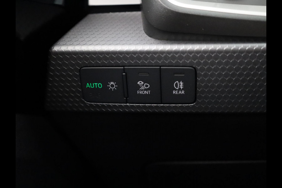 Audi A1 Sportback Advanced edition 25 TFSI 95 pk | LED verlichting voor+ achter | Optiekpakket zwart plus | Sportstoelen voor | Buitenspiegels inklapbaar |