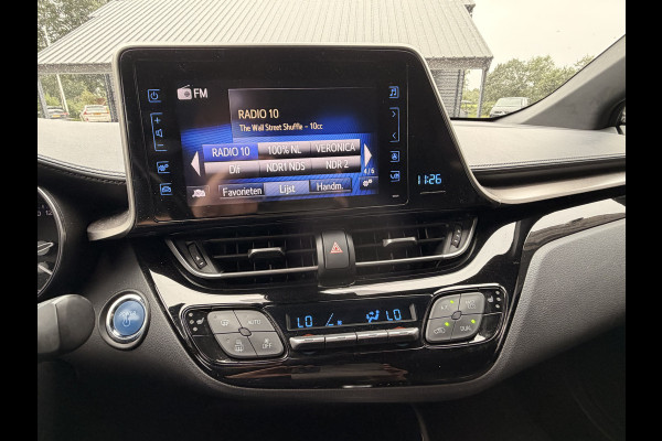 Toyota C-HR 1.8 Hybrid Dynamic | LED | Trekhaak | Camera | Stoelverwarming | All-seasons | Navi | Keyless |