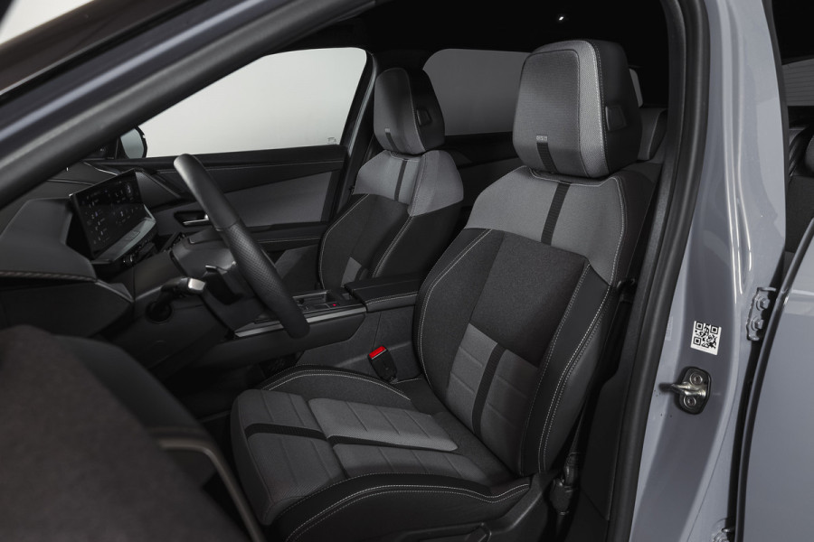 Opel Grandland 1.2 Turbo Hybrid GS | Dig. Cockpit | Adapt. Cruise | Focal | Stoel-+Stuurverw. | PDC | Camera | NAV + App. Connect | LM 19" | 5854