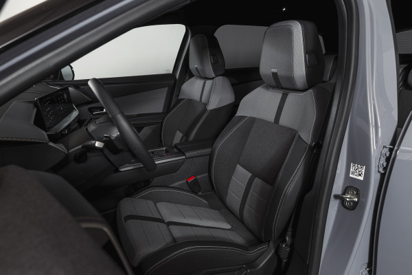 Opel Grandland 1.2 Turbo Hybrid GS | Dig. Cockpit | Adapt. Cruise | Focal | Stoel-+Stuurverw. | PDC | Camera | NAV + App. Connect | LM 19" | 5854