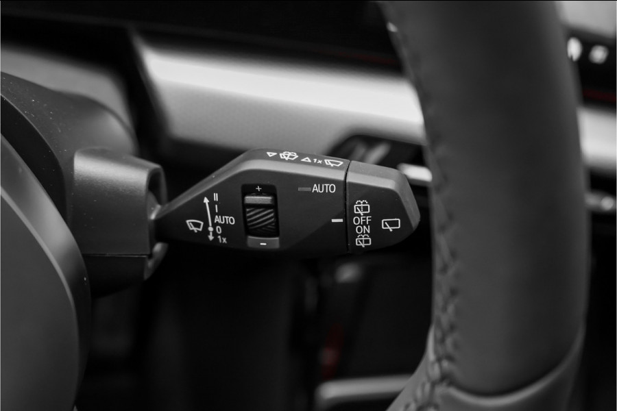 BMW X1 sDrive20i M-Sport Pro Pano Keyless Premium Camera 19"