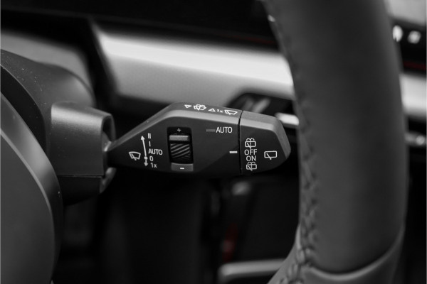 BMW X1 sDrive20i M-Sport Pro Pano Keyless Premium Camera 19"