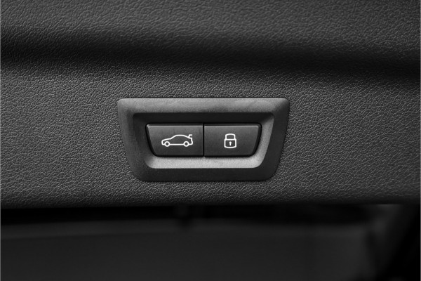 BMW X1 sDrive20i M-Sport Pro Pano Keyless Premium Camera 19"