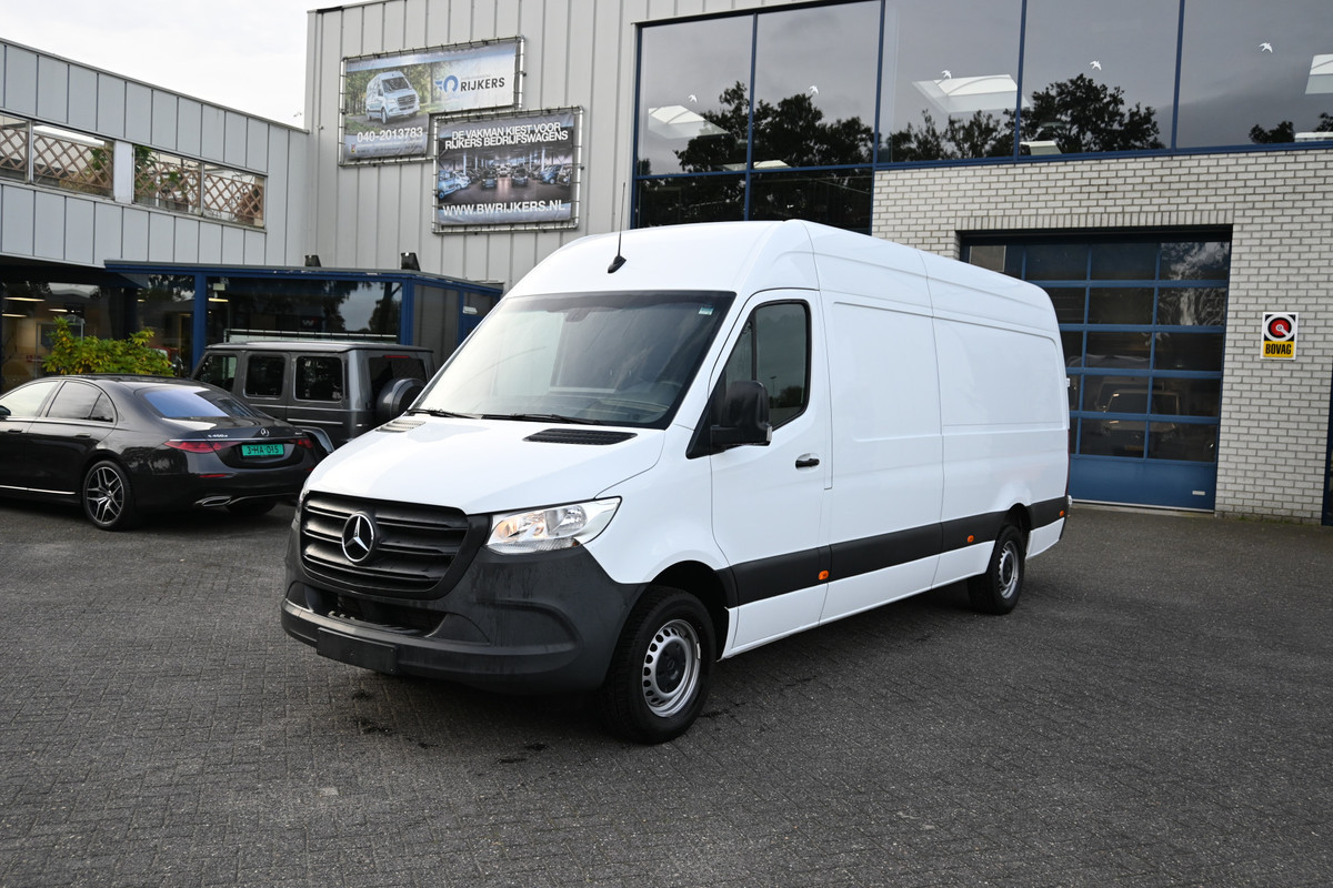 Mercedes-Benz Sprinter 317 CDI L3H2 RWD 3500kg Trekhaak, MBUX navigatie met camera, Etc.