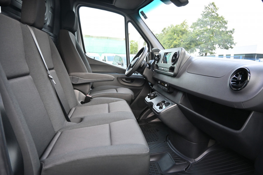 Mercedes-Benz Sprinter 317 CDI L3H2 RWD 3500kg Trekhaak, MBUX navigatie met camera, Etc.