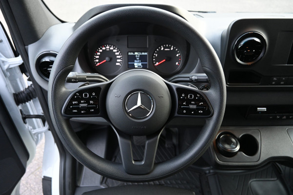 Mercedes-Benz Sprinter 317 CDI L3H2 RWD 3500kg Trekhaak, MBUX navigatie met camera, Etc.
