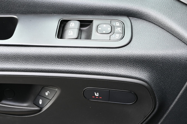 Mercedes-Benz Sprinter 317 CDI L2H2 Pro LED, Geveerde stoel, Navigatie met camera
