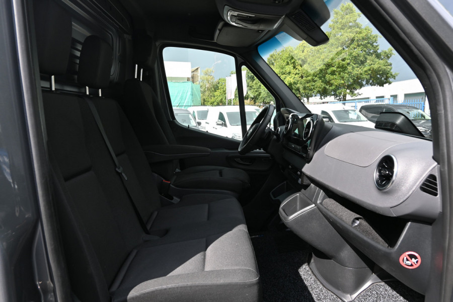 Mercedes-Benz Sprinter 317 CDI L2H2 Pro LED, Geveerde stoel, Navigatie met camera