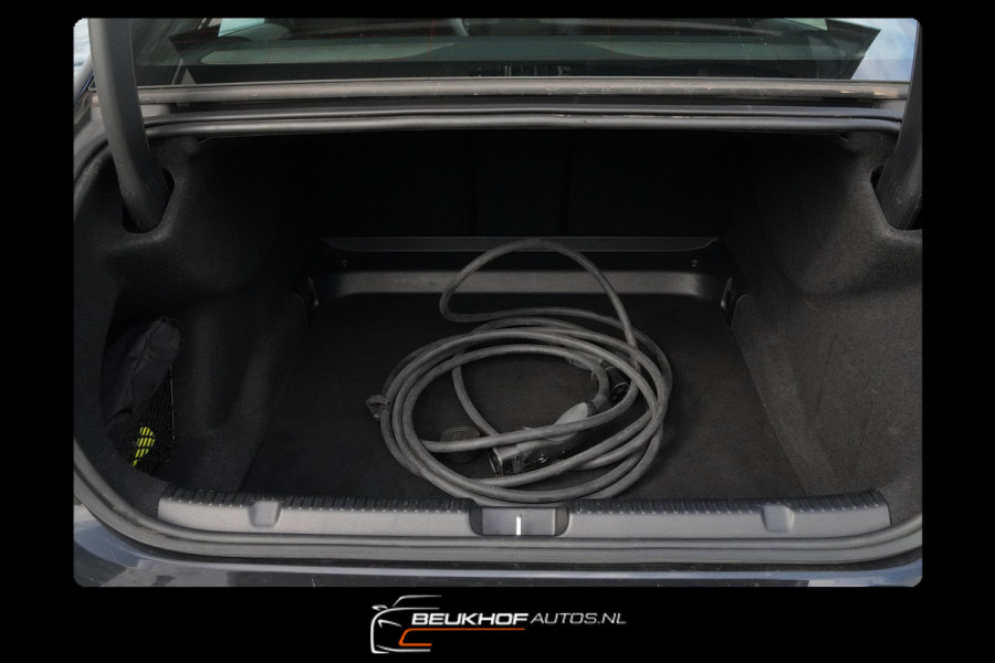 Mercedes-Benz EQE 350+ Luxury 89 kWh Trekhaak Camera Navi