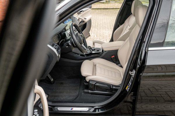 BMW X3 xDrive30e M-Sport ACC Panorama HuD Trekhaak Leder