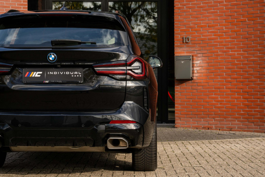 BMW X3 xDrive30e M-Sport ACC Panorama HuD Trekhaak Leder
