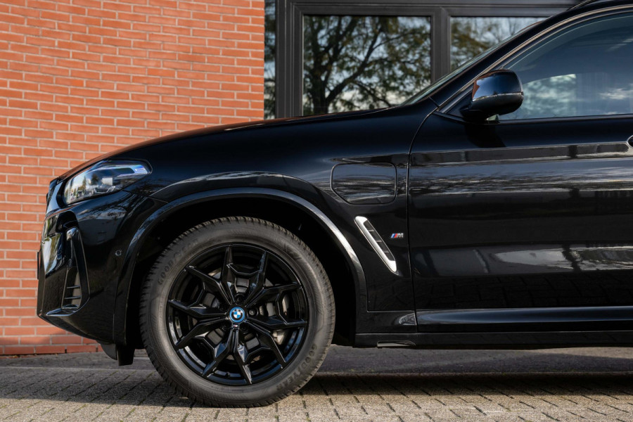 BMW X3 xDrive30e M-Sport ACC Panorama HuD Trekhaak Leder