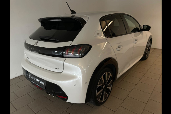 Peugeot 208 1.2 PureTech GT Pack 130PK AUTOMAAT PARELMOER WIT AIRCO CLIMA NAVI CRUISE KEYLESS APPLE CARPLAY PRIVACYGLAS NIEUWSTAAT