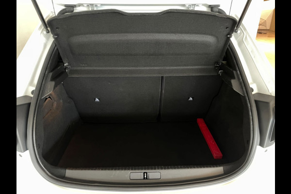 Peugeot 208 1.2 PureTech GT Pack 130PK AUTOMAAT PARELMOER WIT AIRCO CLIMA NAVI CRUISE KEYLESS APPLE CARPLAY PRIVACYGLAS NIEUWSTAAT