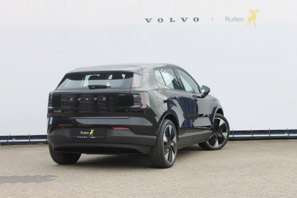 Volvo EX30 Single Motor Extended Range Ultra 69 kWh Semi elektrisch wegklapbare trekhaak / Verwarmbare voorstoelen / Panoramisch glazen dak / Google Infotainment