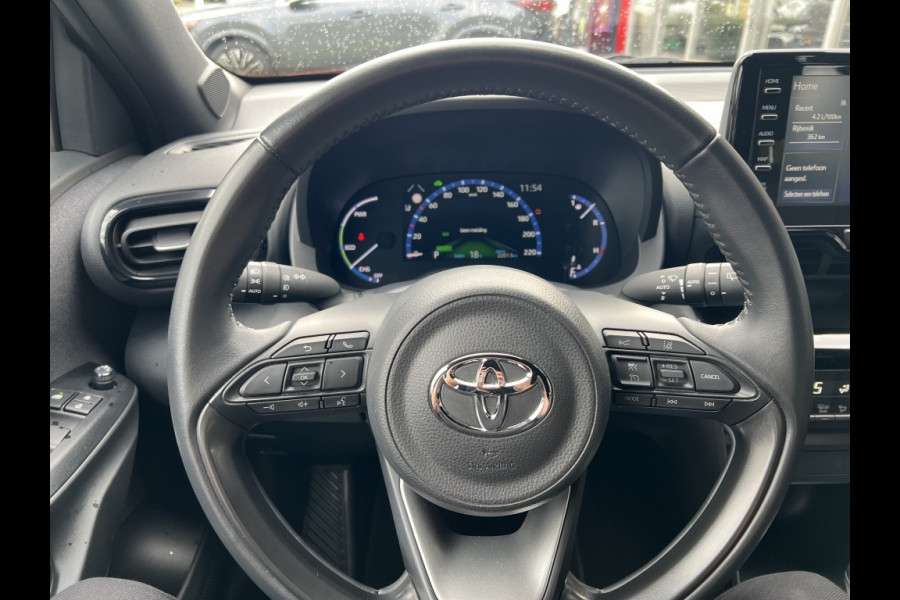 Toyota Yaris Cross 1.5 Hybrid Dynamic | Trekhaak, Parkeersensoren voor, Keyless, 17 inch, LED, Apple CarPlay/Android Auto