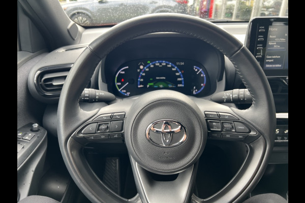 Toyota Yaris Cross 1.5 Hybrid Dynamic | Trekhaak, Parkeersensoren voor, Keyless, 17 inch, LED, Apple CarPlay/Android Auto