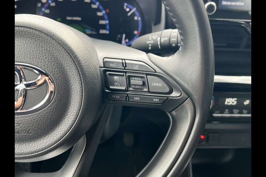 Toyota Yaris Cross 1.5 Hybrid Dynamic | Trekhaak, Parkeersensoren voor, Keyless, 17 inch, LED, Apple CarPlay/Android Auto