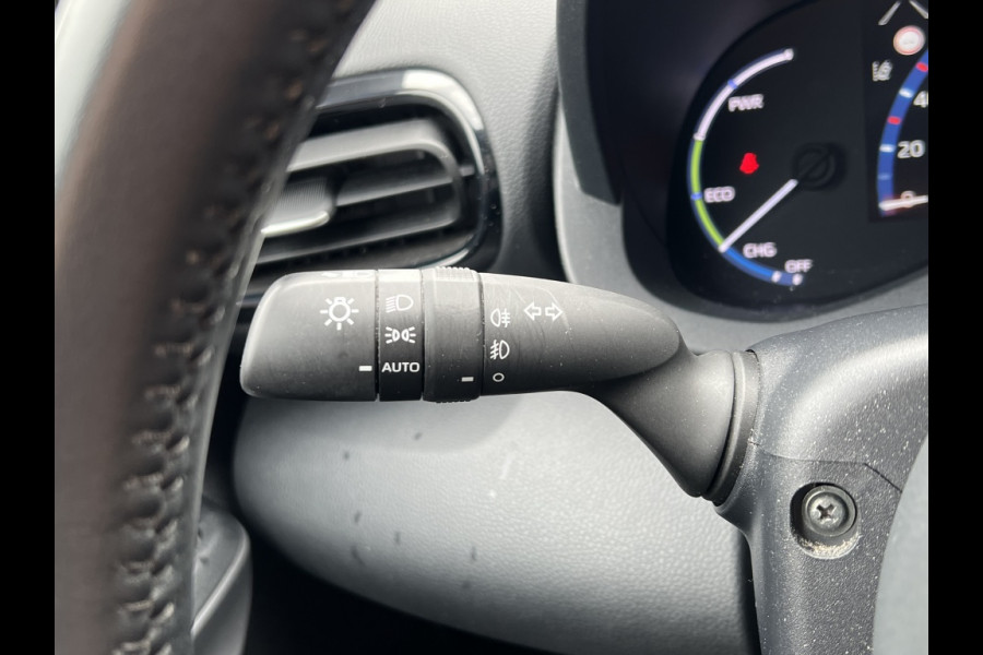 Toyota Yaris Cross 1.5 Hybrid Dynamic | Trekhaak, Parkeersensoren voor, Keyless, 17 inch, LED, Apple CarPlay/Android Auto