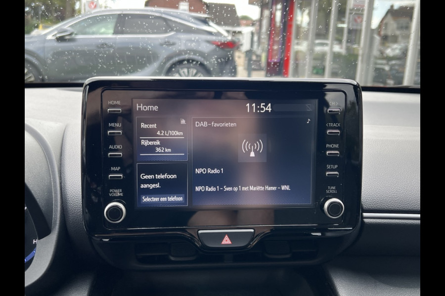 Toyota Yaris Cross 1.5 Hybrid Dynamic | Trekhaak, Parkeersensoren voor, Keyless, 17 inch, LED, Apple CarPlay/Android Auto
