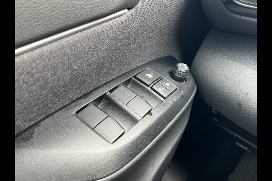 Toyota Yaris Cross 1.5 Hybrid Dynamic | Trekhaak, Parkeersensoren voor, Keyless, 17 inch, LED, Apple CarPlay/Android Auto