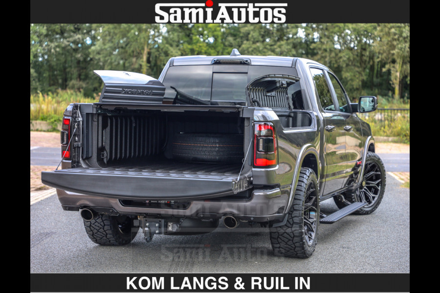 Dodge Ram MARGE + INCL BPM | LIMITED RED LINE 5.7 V8 HEMI | VIRTUAL | HUD | BOM EN BOM VOL | LUCHTVERING | 4X4 | CREWCAB DC | 5 PERSOONS BEDRIJFSAUTO | DUBBELE CABINE | LET OP: MARGE BTW VRIJ EN BPM IS BETAALD !
