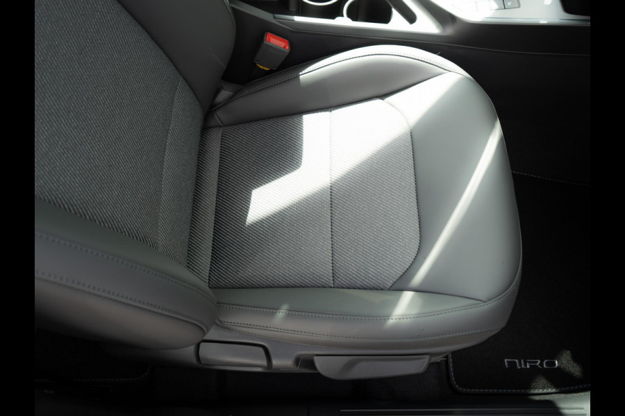 Kia Niro 1.6 GDi Hybrid DynamicPlusLine | Schuifkanteldak | PDC | Navigatie |