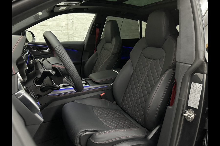 Audi Q8 60e Competition 490pk | 4WS | Massage | Carbon | Ventilatie | Valcona Leder+ Pakket | B&O Sound | 23'' | Alcantara hemel | Head-Up | Soft-Close | Panorama | 2x Memory | Trekhaak | Keyless-Entry | Luchtvering | Nieuw | Fabrieksgarantie.