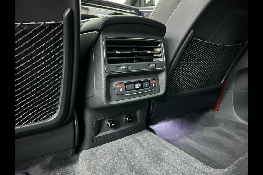 Audi Q8 60e Competition 490pk | 4WS | Massage | Carbon | Ventilatie | Valcona Leder+ Pakket | B&O Sound | 23'' | Alcantara hemel | Head-Up | Soft-Close | Panorama | 2x Memory | Trekhaak | Keyless-Entry | Luchtvering | Nieuw | Fabrieksgarantie.