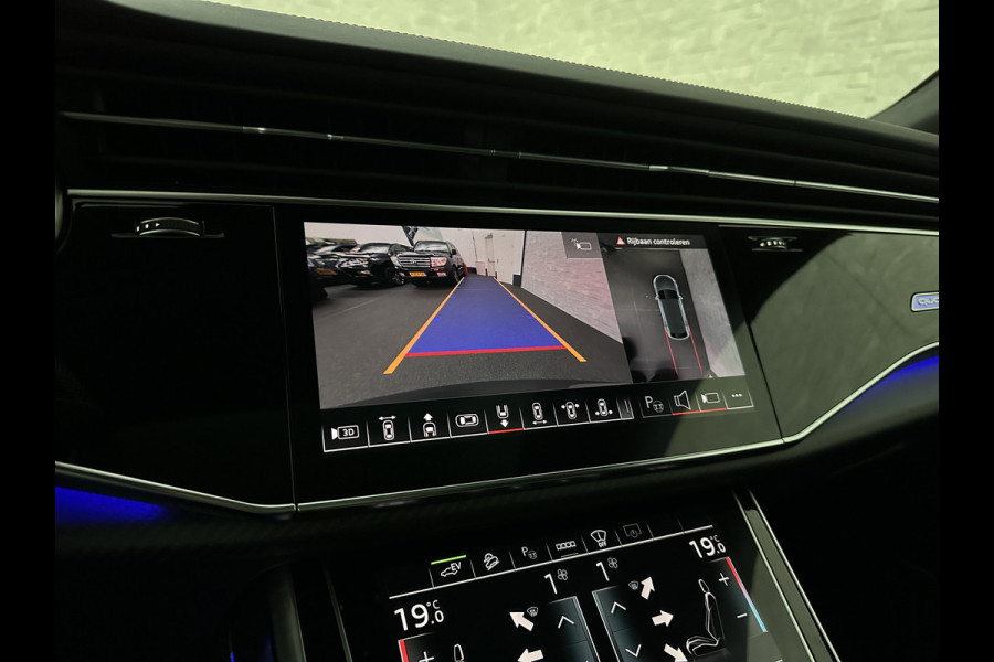 Audi Q8 60e Competition 490pk | 4WS | Massage | Carbon | Ventilatie | Valcona Leder+ Pakket | B&O Sound | 23'' | Alcantara hemel | Head-Up | Soft-Close | Panorama | 2x Memory | Trekhaak | Keyless-Entry | Luchtvering | Nieuw | Fabrieksgarantie.