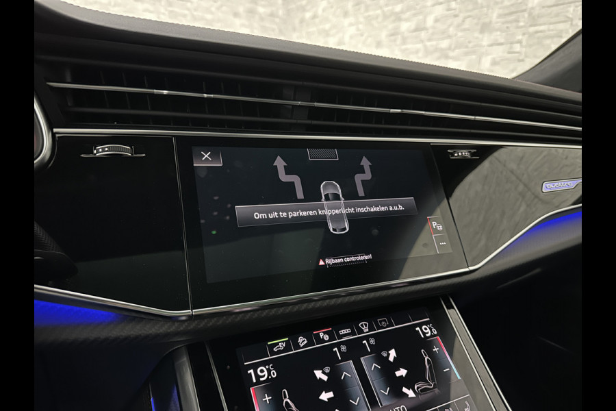 Audi Q8 60e Competition 490pk | 4WS | Massage | Carbon | Ventilatie | Valcona Leder+ Pakket | B&O Sound | 23'' | Alcantara hemel | Head-Up | Soft-Close | Panorama | 2x Memory | Trekhaak | Keyless-Entry | Luchtvering | Nieuw | Fabrieksgarantie.