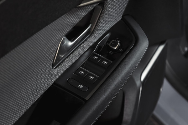 Opel Grandland 1.2 Turbo Hybrid GS | Dig. Cockpit | Adapt. Cruise | Focal | Stoel-+Stuurverw. | PDC | Camera | NAV + App. Connect | LM 19" | 5854