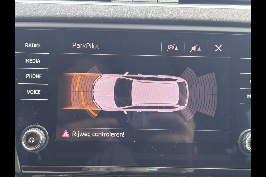 Škoda Octavia Combi 1.0 TSI Greentech Ambition Business NAVI| STOELVERWARMING | CARPLAY | ECC